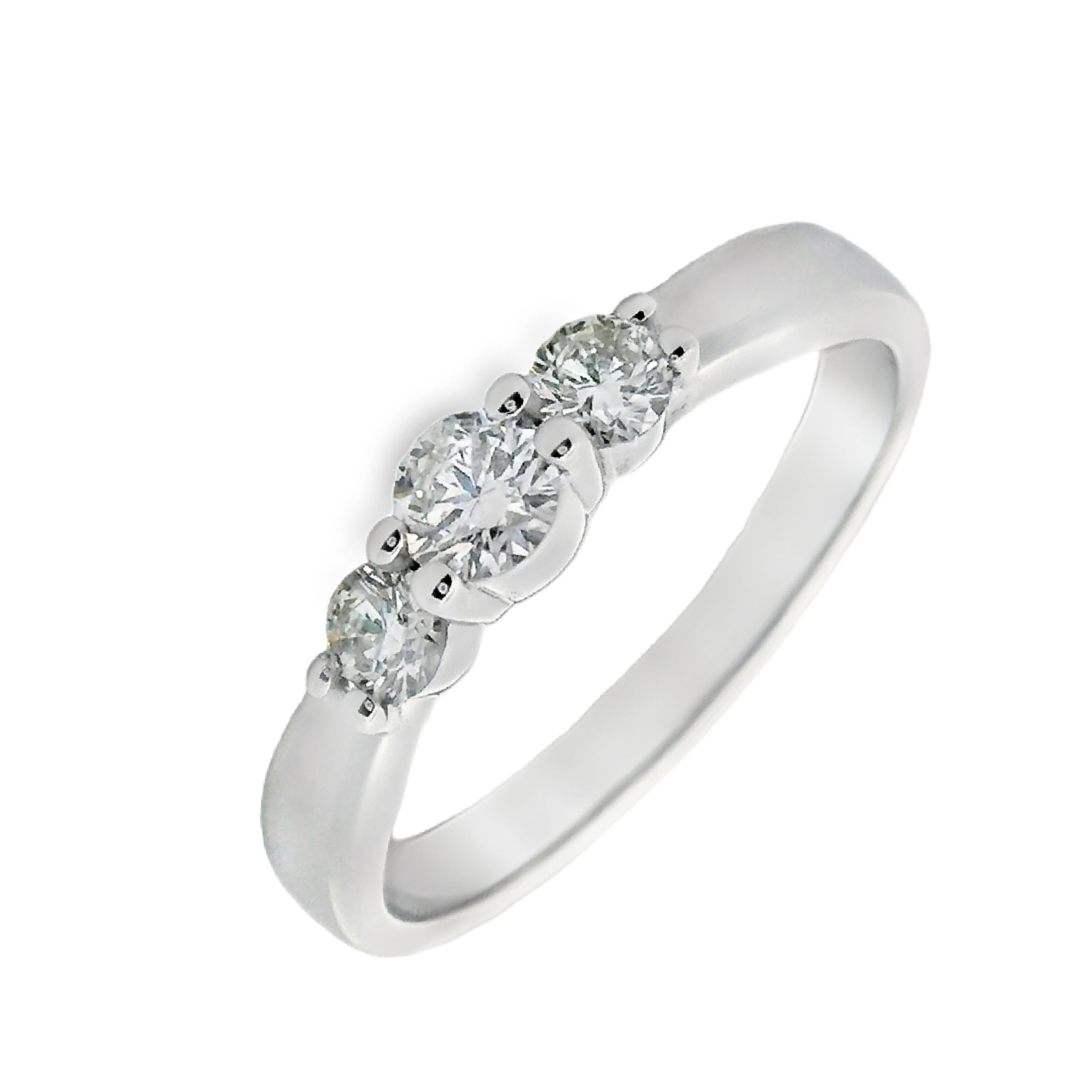 Deze ring van Louis Bros is vervaardigd uit 14 karaat witgoud (2.77 gr.) en is gezet met 3 briljant geslepen diamanten met een totaalgewicht van 0.31ct. De ring heeft een diameter van 3.25 mm, minimale breedte van 2 mm. en een hoogte van 3.75 mm. Deze ring bestaat uit onze lijn van exclusieve modellen sieraden met prachtige designs van hoge kwaliteit.
De ring is verkrijgbaar in meerdere afmetingen.